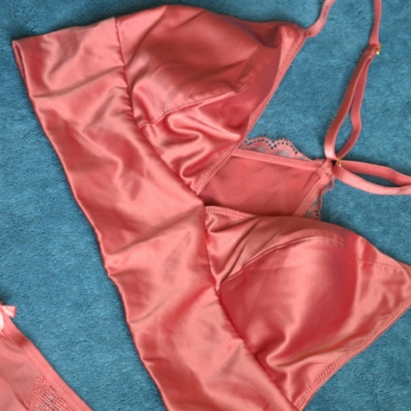 NWT Victoria's Secret soft atlas bralette bra rose pink size M Xmas Gift - Picture 2 of 7